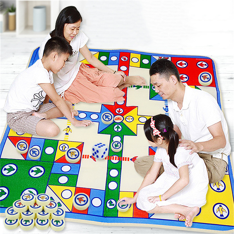 Board Game Path - ビッグフライングチェスカーペットパーティーフロアゲームおもちゃ折りたたみ式家族友人インタラクティブボードゲームポータブル旅行用おもちゃ子供大人向け